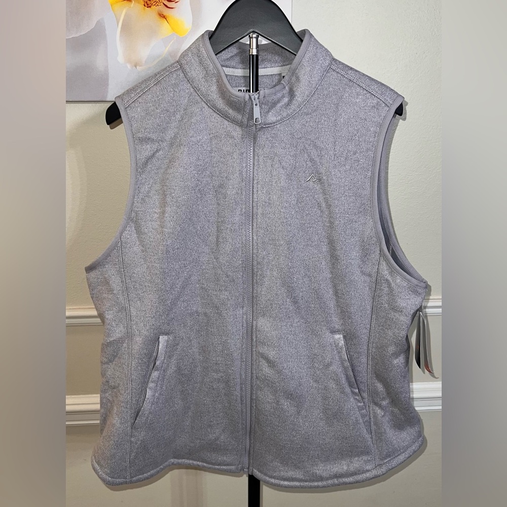 NWT: Ridgecut Toughwear Women’s Fleece Sleeveless Zip-Up Vest! Size XL.